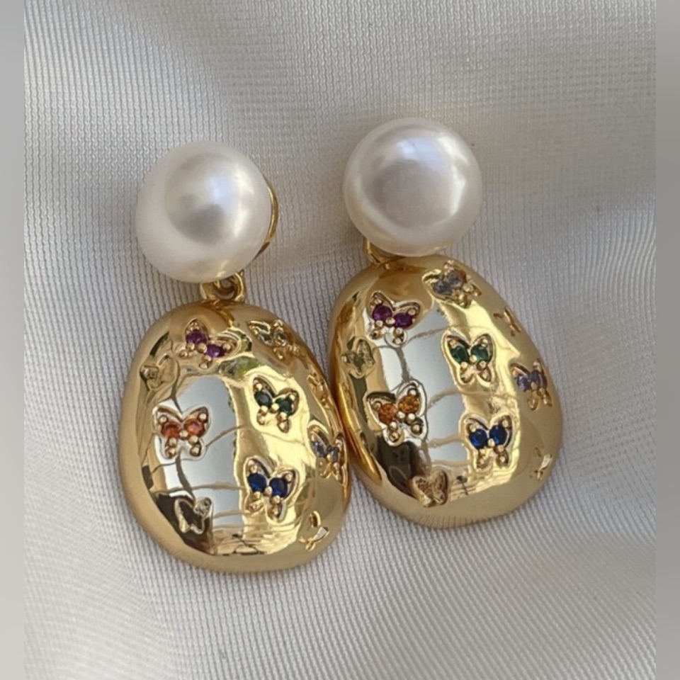 Ramla Pearl Butterfly Earrings Nwot
